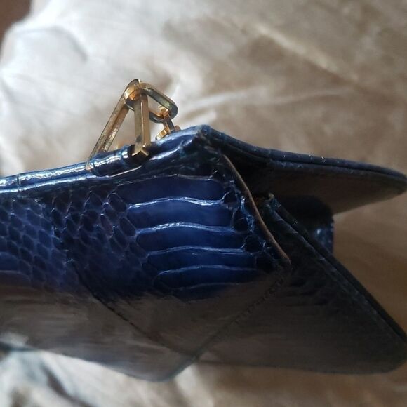 30.00 LADIES Handbag by J RENEE - Picture 9 of 16